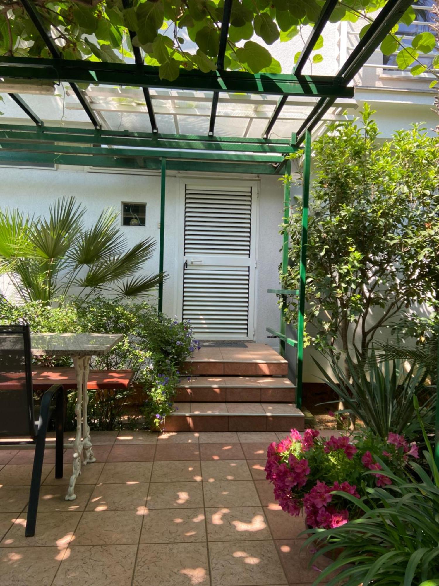 Apartment Sunny Garden
